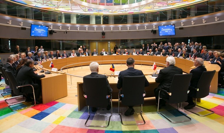 AB Yüksek Temsilcisi Borrell dışişleri bakanlarını olağanüstü toplantıya çağırdı