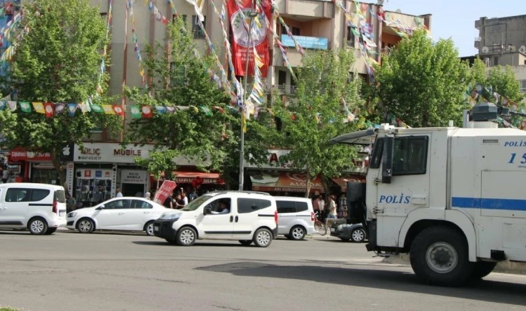 Batman’da DEM Parti il binasına operasyon