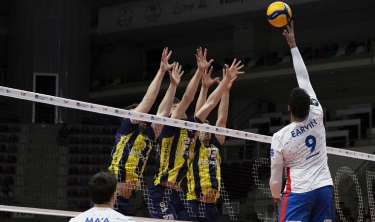 Halkbank, final serisinde avantajı kaptı!