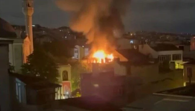 Beyoğlu’nda Kafede Yangın
