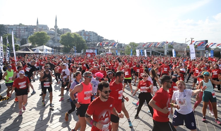 İstanbul’da binlerce kişi 19 Mayıs coşkusuyla koştu