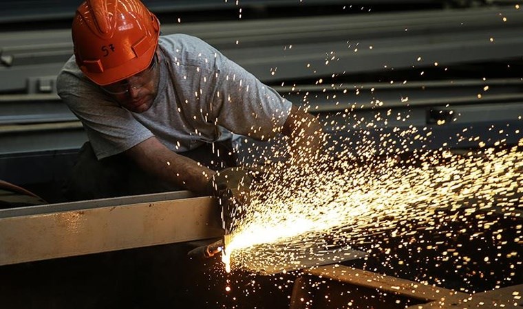 TÜİK: Türkiye’nin sanayi üretimi aylık bazda azaldı