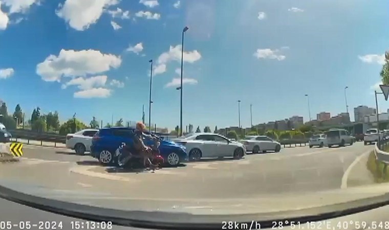 Bahçelievler D-100 Karayolu’nda feci kaza: Otomobil motosiklete çarptı!