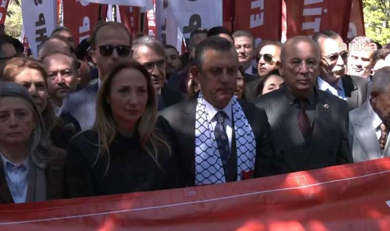 CHP Genel Başkanı Özgür Özel; Deniz Gezmiş, Yusuf Aslan ve Hüseyin İnan’ı mezarları başında andı