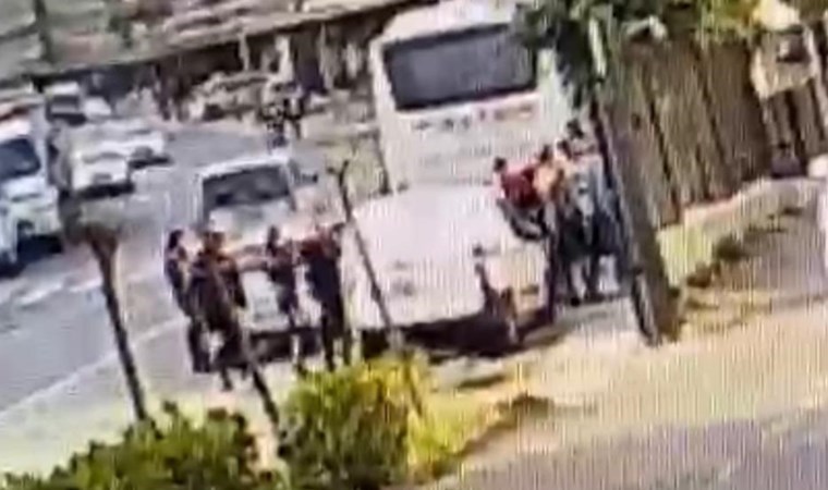 Asker kaçakları polise saldırdı