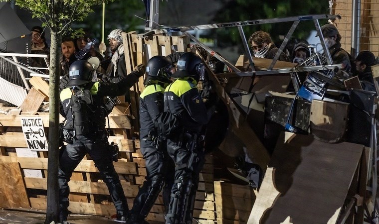 Amsterdam Üniversitesi’nde İsrail protestosu: 125 gözaltı