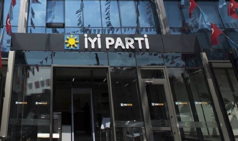 İYİ Parti’de kurultay krizi büyüyor! İzmir teşkilatında 400 üye istifa etti