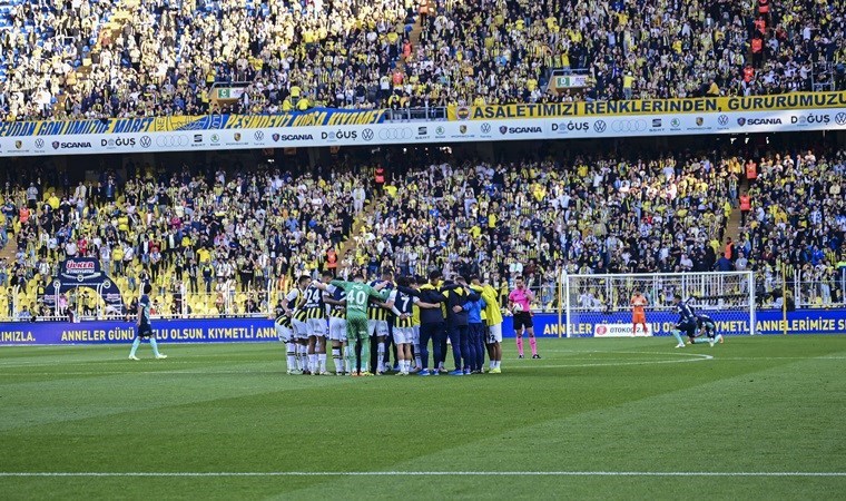 Taraftarlardan yönetime tepki: Kadıköy’de istifa sesleri!