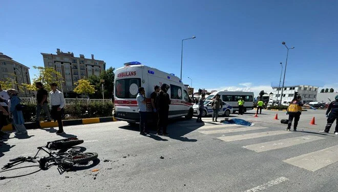 Van’da Beton Mikserinin Çarptığı Bisikletli Hayatını Kaybetti