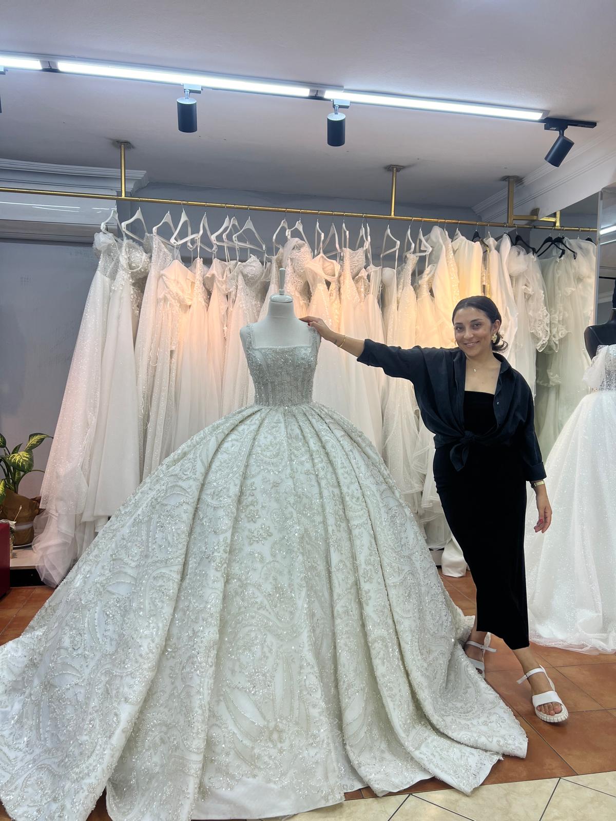 Şehriban Baykuşak Wedding Dresses: Antalya’da Eşsiz Gelinlik Tasarımları