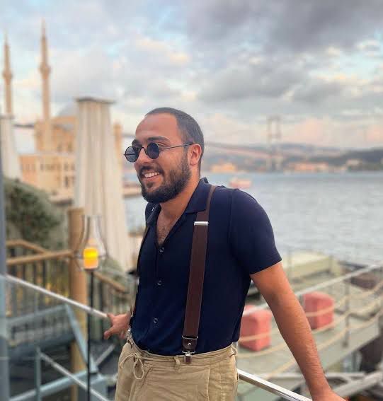 Seyit Şahinler: Google ve Büyük Markalar İçin Dijital Danışmanlık