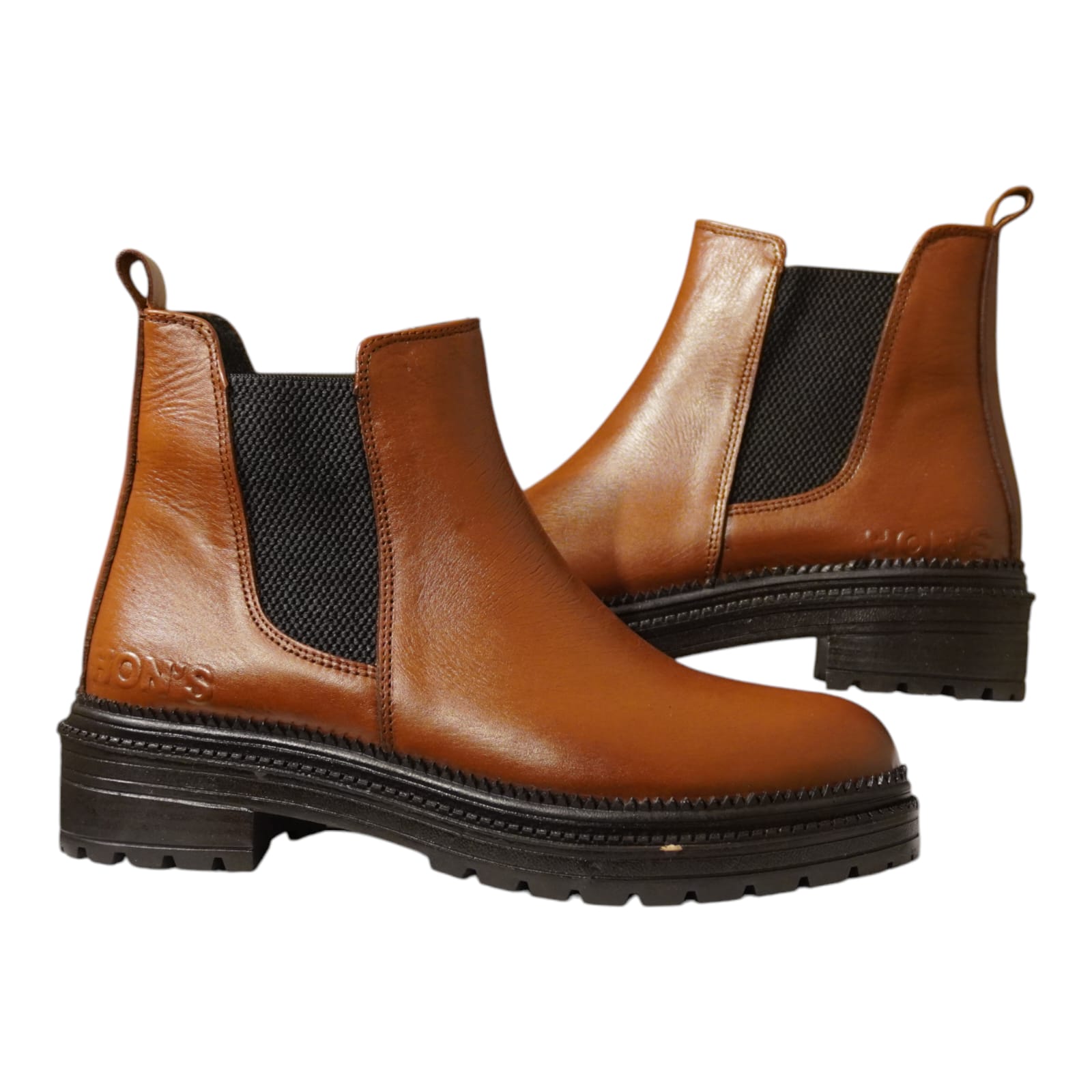 Hons Tekstil ve Mağazacılık, Şıklık ve Konforu Birleştiren Botlarıyla Uluslararası Arenada Büyüyor!