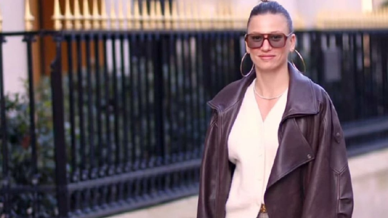 Serenay Sarıkaya Paris de Görüntülendi