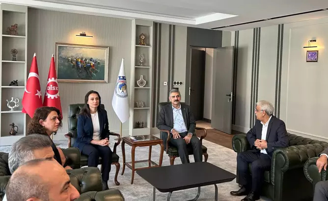 DEM Parti Heyetinden DİSK e Ziyaret