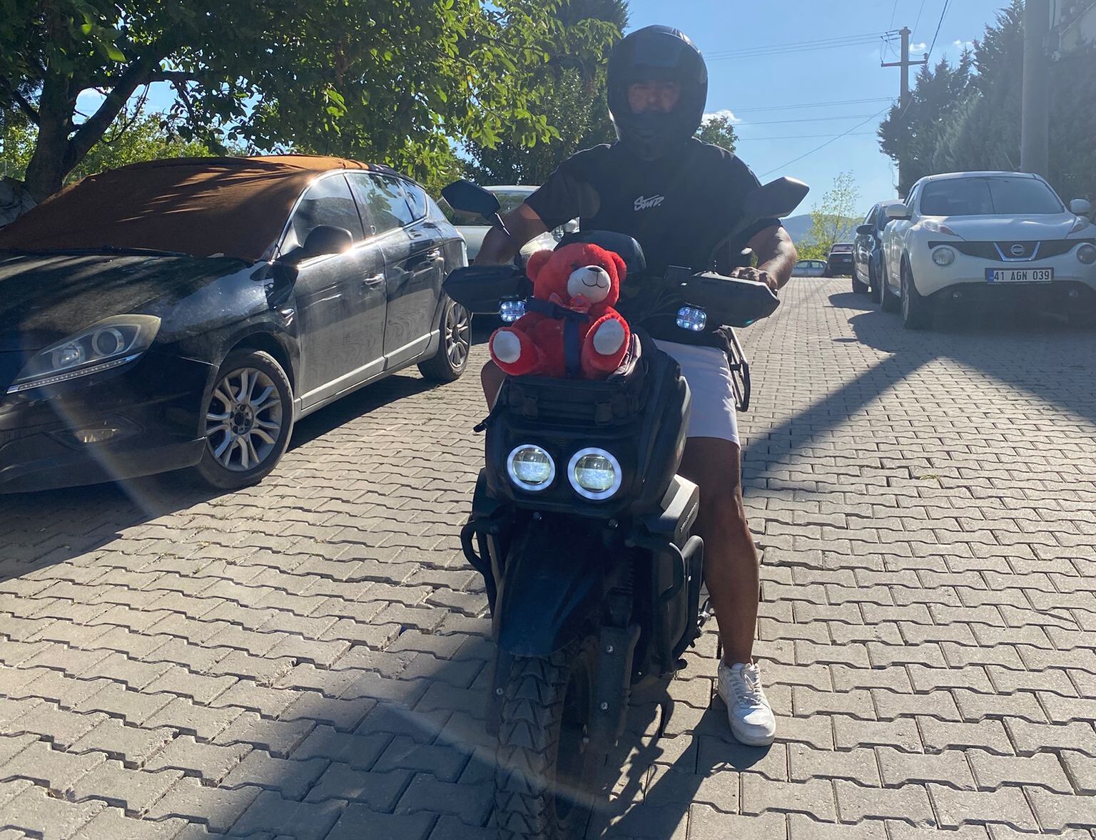 Kocaeli’de Ömer Ayhan’ın Kırmızı Ayıcığı Binlerce Kişiye İlham Oldu