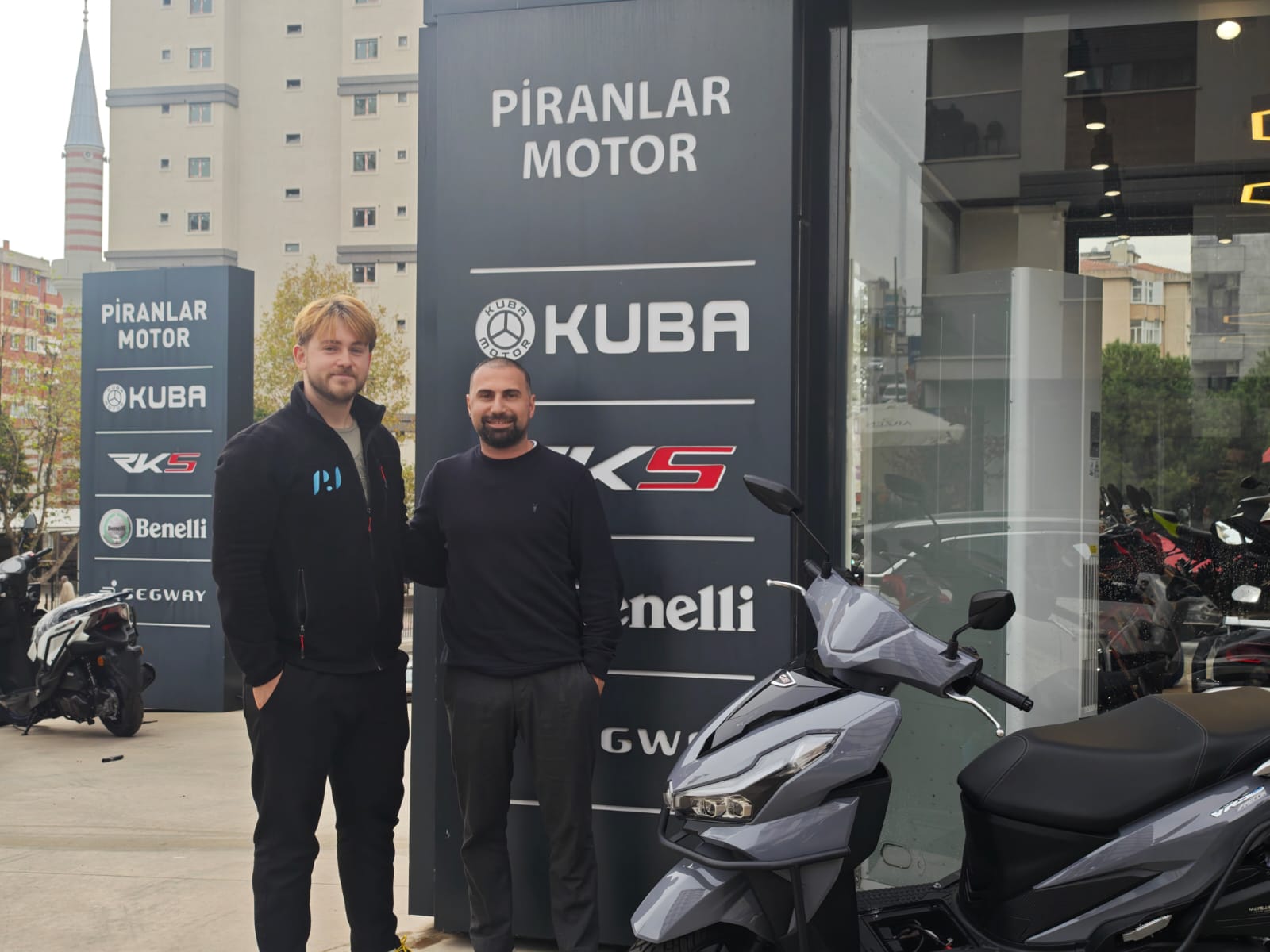 Bostancı Piranlar Motor’un Örnek Çalışanları: Muhammed İmre ve Uğur Türk, Yardımsever Yaklaşımlarıyla Takdir Topladı
