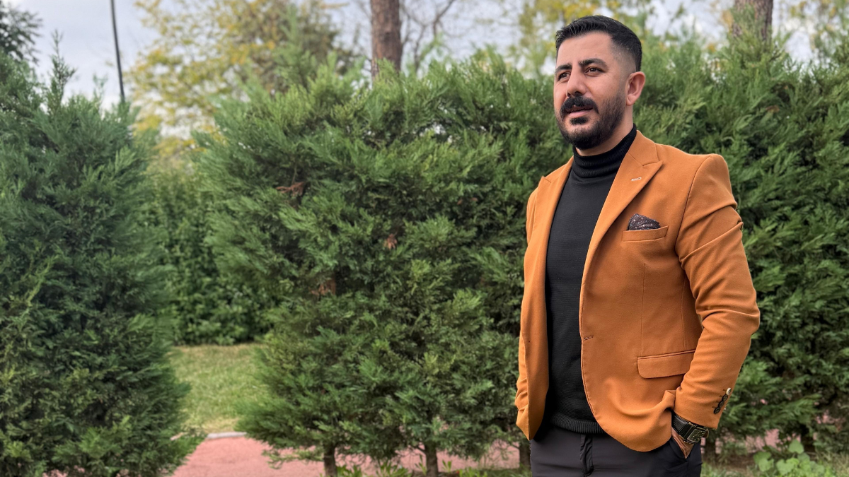 Azat Ararat: “Kürtçe Şarkı Söylemek Benim Varoluşumun Sesi”