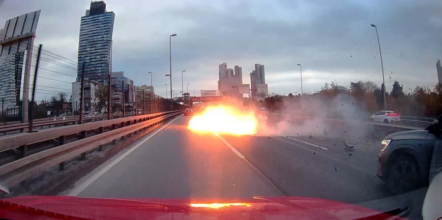 D 100 Karayolu’nda Korku Dolu Anlar Motor Yola Savruldu