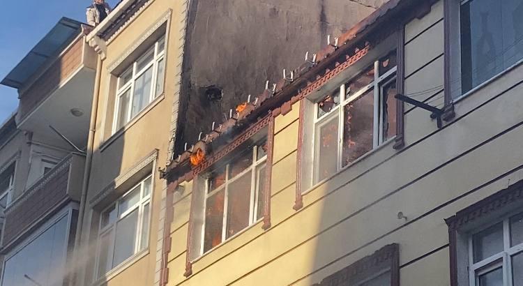 Mahallede Panik Çatıdan Yükselen Alevler Korkuttu