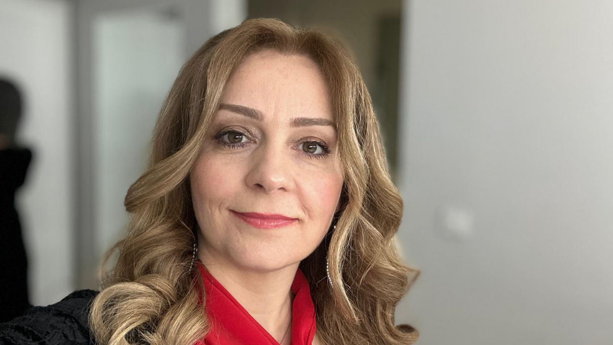 Cemile Kara, Karadeniz’in Ruhu ile Sahneleri Sallıyor!