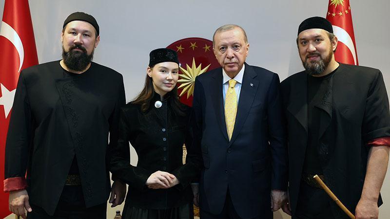 Cumhurbaşkanı Erdoğan, ‘Ay Yola’ Grubunu Kabul Etti