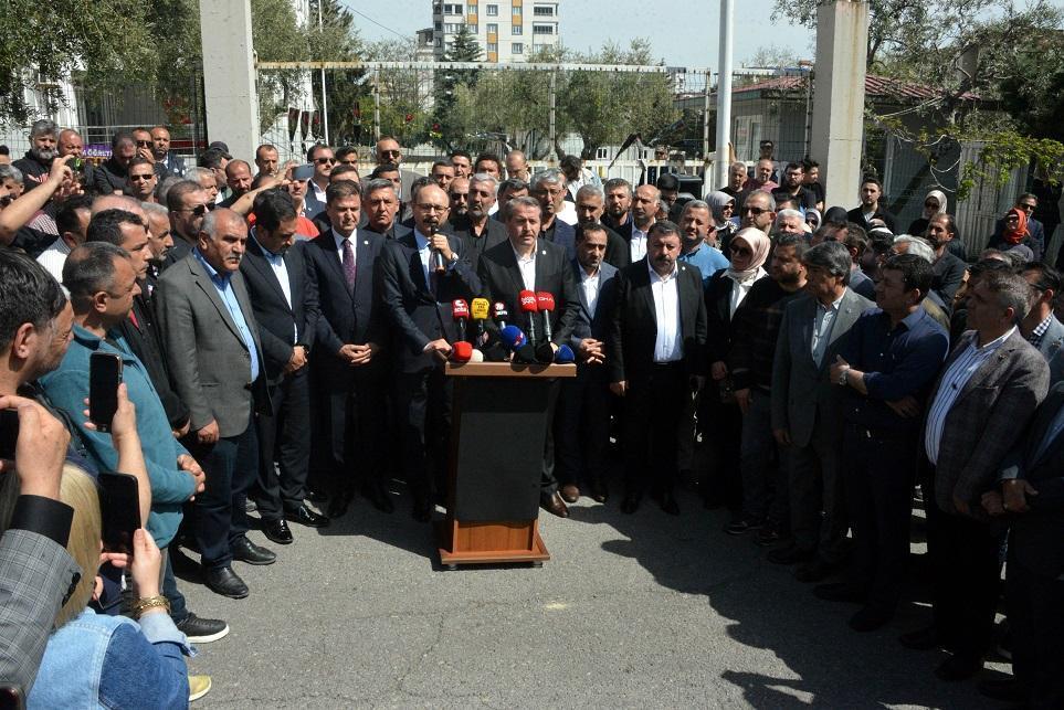 Eğitim Sendikalarından Okul Saldırılarına Sert Tepki: “Okul Polisi Tüm Türkiye’de Uygulanmalı”