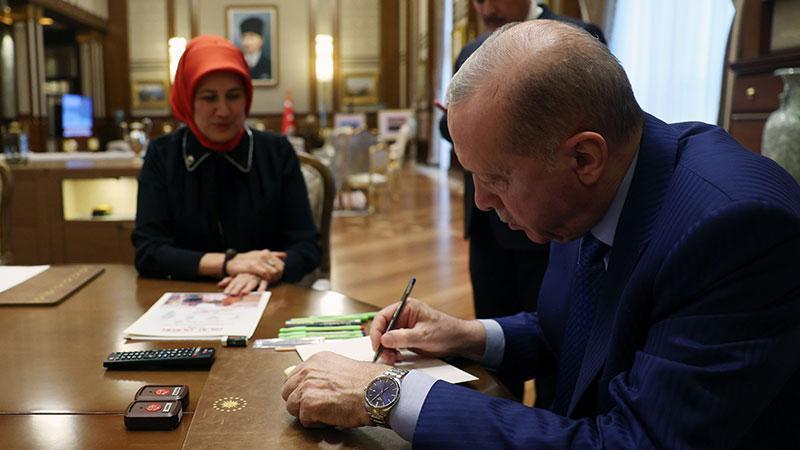 CUMHURBAŞKANI ERDOĞAN’DAN TÜRK KIZILAY’A KURBAN BAĞIŞI