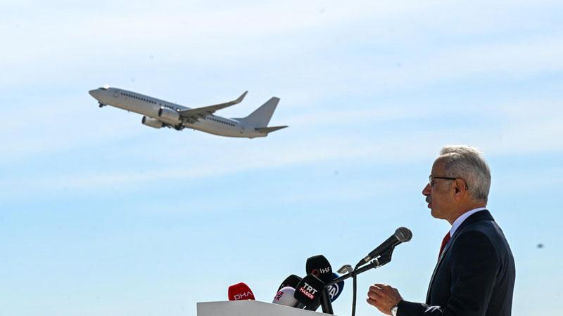 Bakan Uraloğlu Açıkladı: Hava Yolu Trafiğinde Rekor Yoğunluk