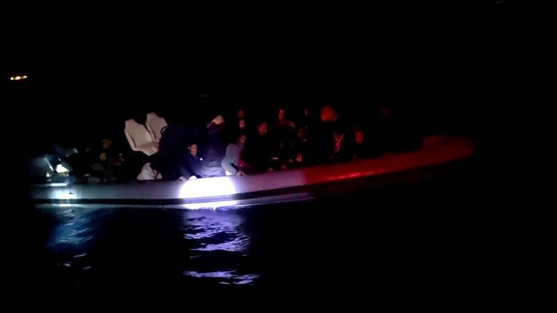 Sahil Güvenlikten Gece Operasyonu: Yardım Çağrısı Yapan Bot Tahliye Edildi