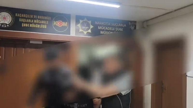 ZEHİR TACİRLERİNE SIKI TAKİP: HEM UYUŞTURUCU HEM FİRARİ ŞÜPHELİ YAKALANDI!