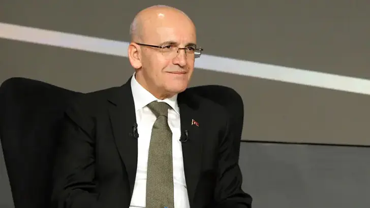 ŞİMŞEK’TEN MALİ DİSİPLİN MESAJI: REKOR İYİLEŞME VE BÜTÇEDE GÜÇLÜ ALAN!