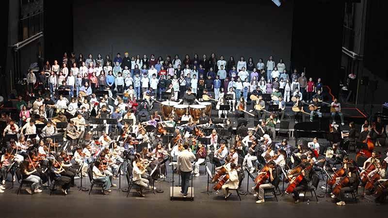 Cumhurbaşkanlığı Çocuk Orkestrası ve Korosu 350 öğrenciye yaklaştı