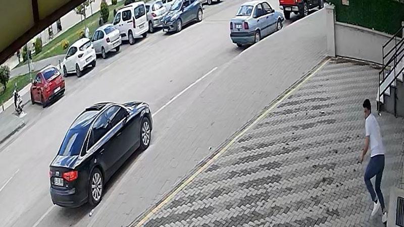 Dehşet Anları Kamerada: İş Yerine Kurşun Yağdırdılar!