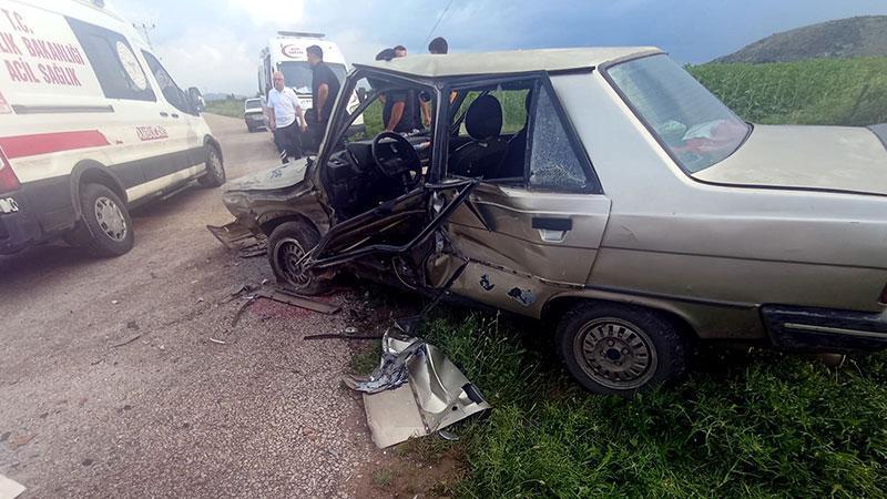 ADANA’DA TRAFİK KAZASI: 7 KİŞİ HASTANELİK OLDU