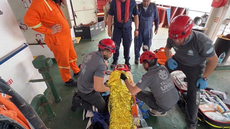 Marmara Denizi’nde Gemi Kazası: Yüksekten Düşen Gemici Hastaneye Kaldırıldı