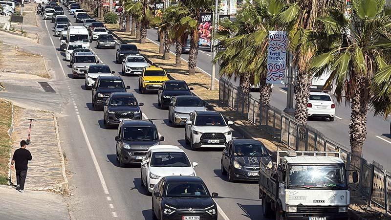 Bodrum’da bayram trafiği kilitlendi: 67 bin araç giriş yaptı