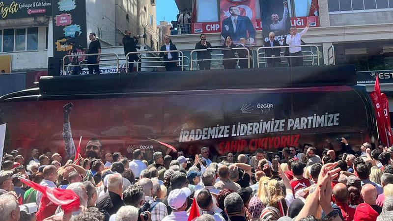 Özgür Özel’den Bayram Mesajı: “İktidar Yürüyüşü Başlıyor”