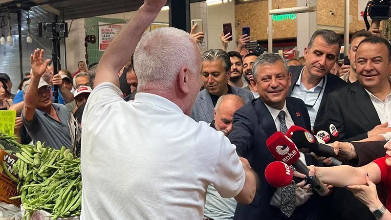 Özgür Özel Ulus Hali’nde Esnafla Buluştu