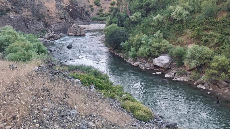Bitlis’te Dere Faciası: Serinlemek İçin Suya Giren 3 Kardeşten 1’i Hayatını Kaybetti