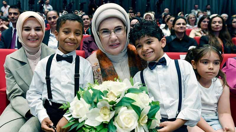 Emine Erdoğan “Gönül Elçileri Koruyucu Aile Vizyon Çalıştayı” Kapanış Programına Katıldı