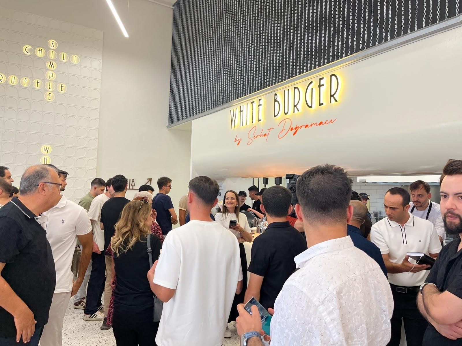 White Burger Gaziantep’te Kapılarını Açtı! Serhat Doğramacı: ‘Bu Şehir Lezzetten Anlıyor’