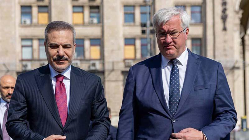 Bakan Fidan, Kiev’de Bağımsızlık Meydanı’nı ziyaret etti