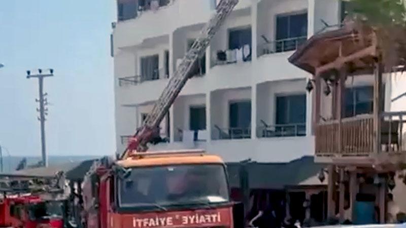 Mersin’de Otel Yangını: 9 Kişi Mahsur Kaldı
