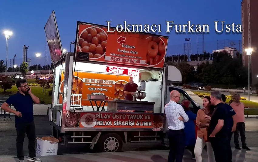 İstanbul’da Hayır Geleneğine 15 Yıllık Katkı: Lokmacı Furkan Usta Organizasyonlara Lezzet Katıyor