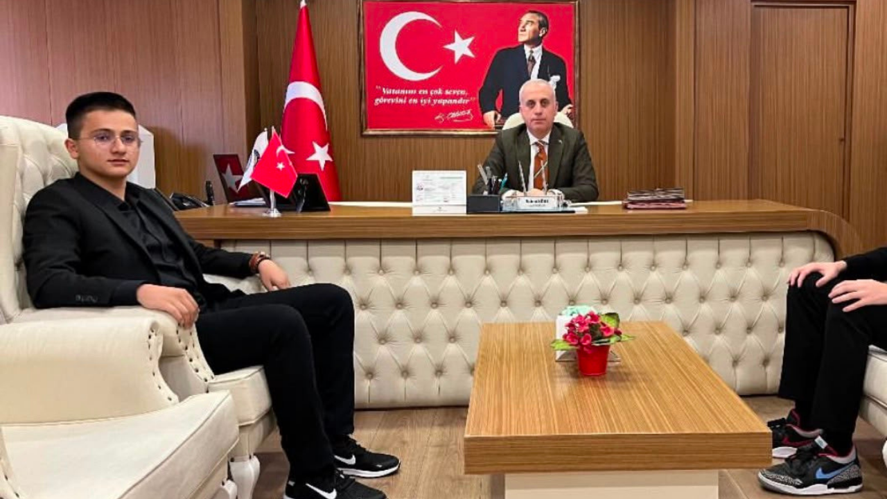 Genç Yaşta Siyaset ve Sivil Toplumda Öne Çıkan Muttalip Görgülü