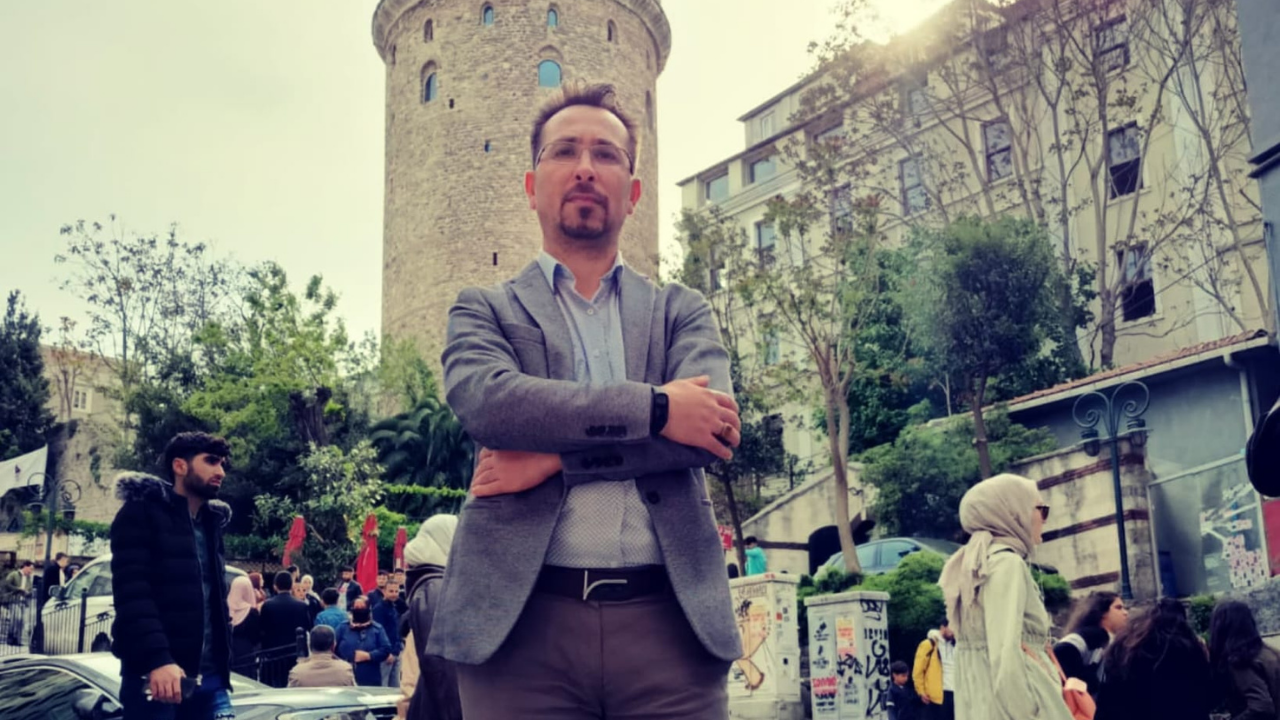 İSMAİL SARI (İSOO) TEKNOLOJİDEN SANATA UZANAN ÜRETİM HİKÂYESİYLE DİKKAT ÇEKİYOR