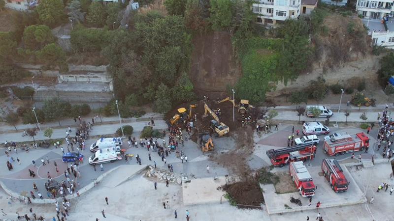 Büyükçekmece’deki toprak kaymasında facianın eşiğinden dönüldü