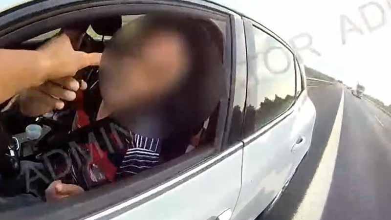 Otoyolda tesadüfen durdular, dolandırıcılığı ortaya çıkardılar! Emekli öğretmen çift son anda kurtuldu