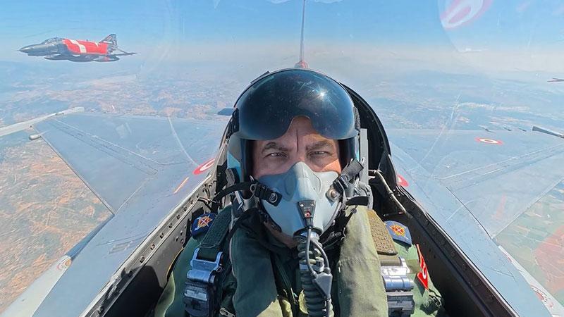 Hava Kuvvetleri Komutanı Dalkıran, yeni eğitim yılının ilk uçuşunu gerçekleştirdi