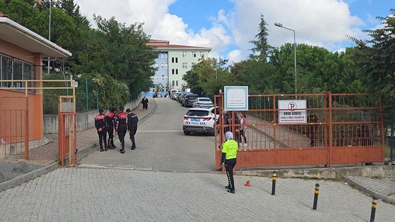 Başakşehir’de okulda bıçaklı saldırı: 1 öğrenci hayatını kaybetti, 3 şüpheli tutuklandı